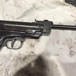 Pistolet Ba&iuml;kal IZH 40