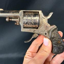 BULLDOG FABRICATION BELGE cal.320 num&eacute;ro de s&eacute;rie 1982