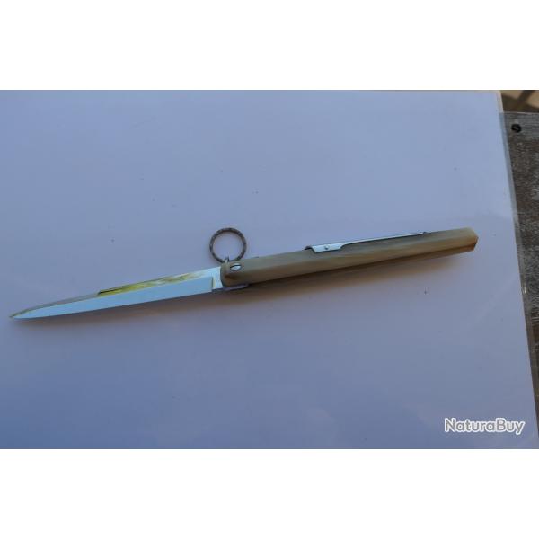 Couteau de chasse MONGIN � palme; grand mod�le � facette; manche pointe de corne. 16,9 cm ferm�.