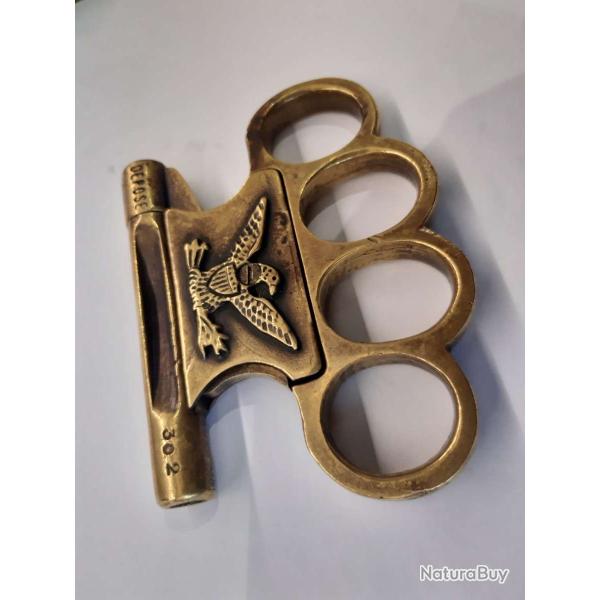 Poing � percussion annulaire le poilus