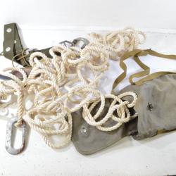 Ensemble / syst&egrave;me de lib&eacute;ration / descente parachutiste ARZ ann&eacute;es 1950 - 60. Indochine Alg&eacute;rie.