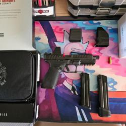 Springfield Echelon 4.5 filet&eacute; 9mm + Osight 3 MOA