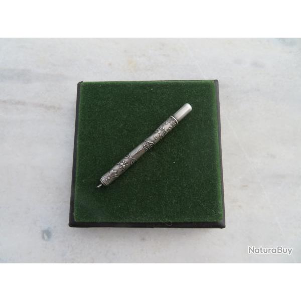 Ancien porte-crayon en argent � d�cor de style Louis XVI - FRANCE (XIX�)