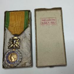 FRANCE INDOCHINE - M&eacute;daille militaire 1870 Troisi&egrave;me R&eacute;publique, Valeur et Discipline dans sa bo&icirc;te