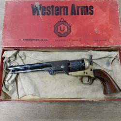 REVOLVER POUDRE NOIR UBERTI 1843 CAL.36 + BOITE D'ORIGINE BON ETAT GENERAL OCCASION