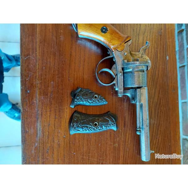 Revolver  maquaire a broche  ...avec quelques  modifications en 9 mn