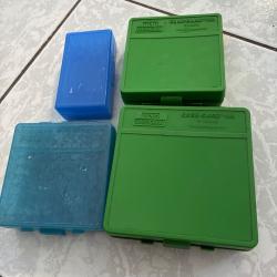 1 lot bo&icirc;te &agrave; munitions 9x19 et 45 acp