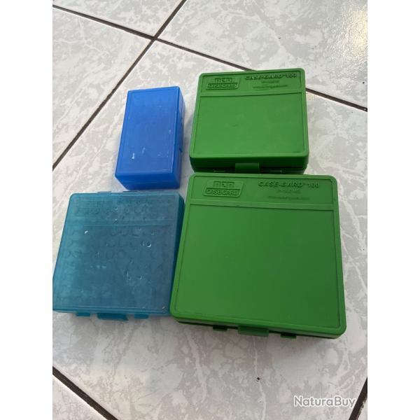 1 lot bo�te � munitions 9x19 et 45 acp