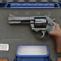 Smith & Wesson Mod&egrave;le 586 Calibre 357Mag comme neuf