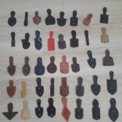 Lot de 40 porte insignes militaire