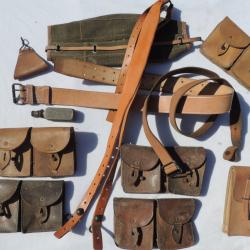 FUSILS MAS 49 : GROS LOT : PORTE CHARGEURS + BRETELLE + COUVRE CULASSE + MANUELS + CEINTURON + ETC