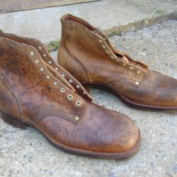 PAIRE DE BRODEQUINS ARM&Eacute;E FRAN&Ccedil;AISE TAILLE 29  MOD&Egrave;LE 45 Dat&eacute;e de 1946 INDOCHINE