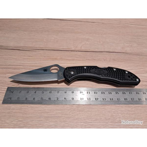 Couteau pliant Spyderco delica 4