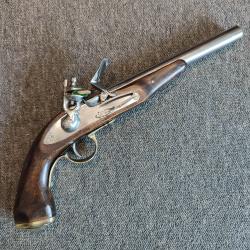 Joli pistolet &agrave; silex parfaitement fonctionnel tout en acier, laiton et monture en bois