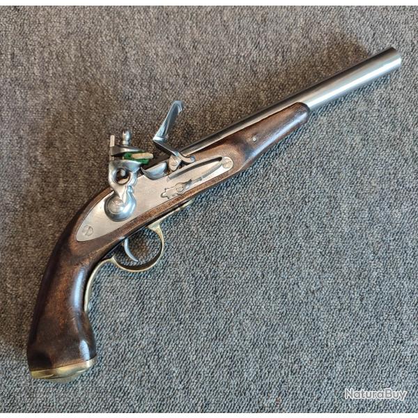Joli pistolet � silex parfaitement fonctionnel tout en acier, laiton et monture en bois