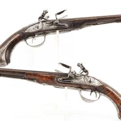PAIRE DE PISTOLETS DE V&Eacute;NERIE &Agrave; SILEX DOUBLE CANONS SIGN&Eacute; NO&Euml;L TERRASSON VERS 1740 &Eacute;POQUE LOUIS XV C