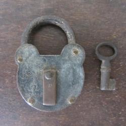 Cadenas &agrave; oreilles 1890-1900