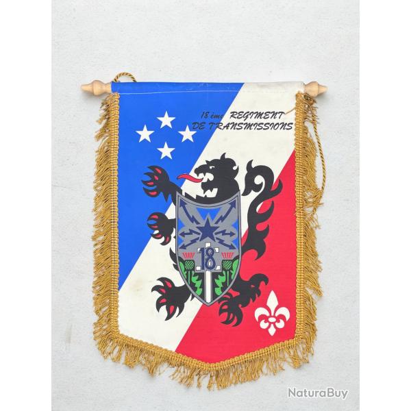 (107.008) Fanion du 18e R�giment de Transmissions