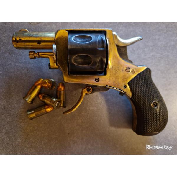 revolver Bulldog cal.320 dor� � l'or fin avec son �tui en cuir v�ritable