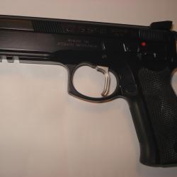 CZ SP 01 SHADOW en 9x19 d'occasion, avec 3 chargeurs, &eacute;quip&eacute; pour le TAR