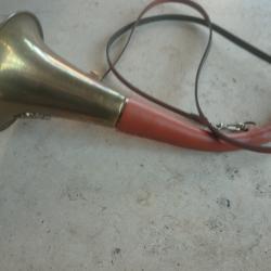 corne de chasse gainee cuir