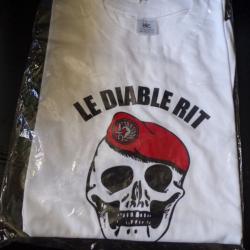 PARACHUTISTES : TEE SHIRT LE DIABLE RIT AVEC NOUS DES TROUPES DE PARACHUTISTES  &nbsp;,TAILLE DISPONIBLE