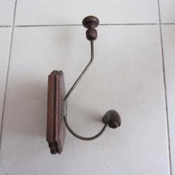 Pat&egrave;re murale de bistrot porte chapeau 1920-1930