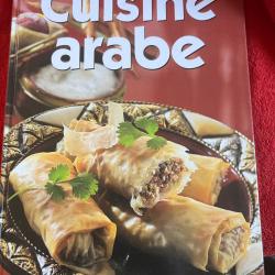 Livre "les plaisirs de la table, cuisine arabe", en fran&ccedil;ais, 160 pages, 1,100 kg