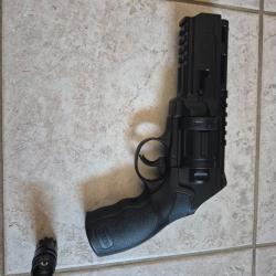 Revolver Umarex Tr50 T4E avec lampe laser, barillet urgence, holster, devisseur