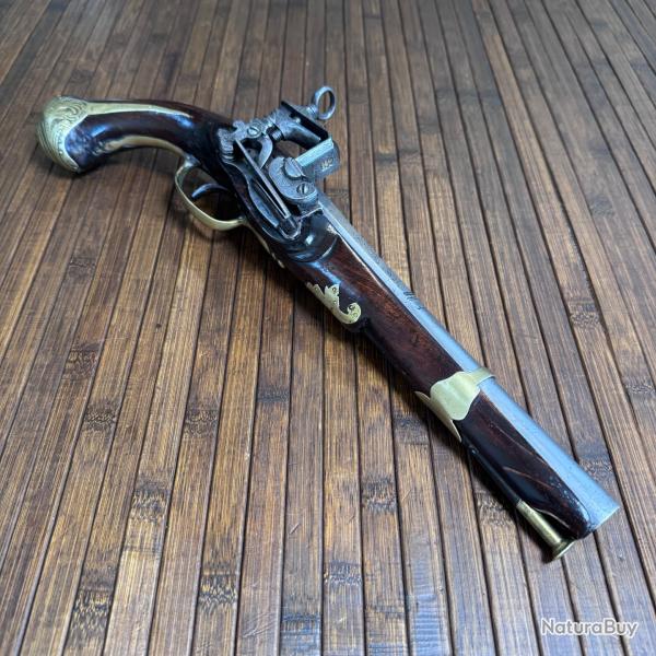 GRAND PISTOLET ESPAGNOL PLATINE SILEX A LA MIQUELET POIN�ONS A L'OR ESPAGNE XVlll �ME