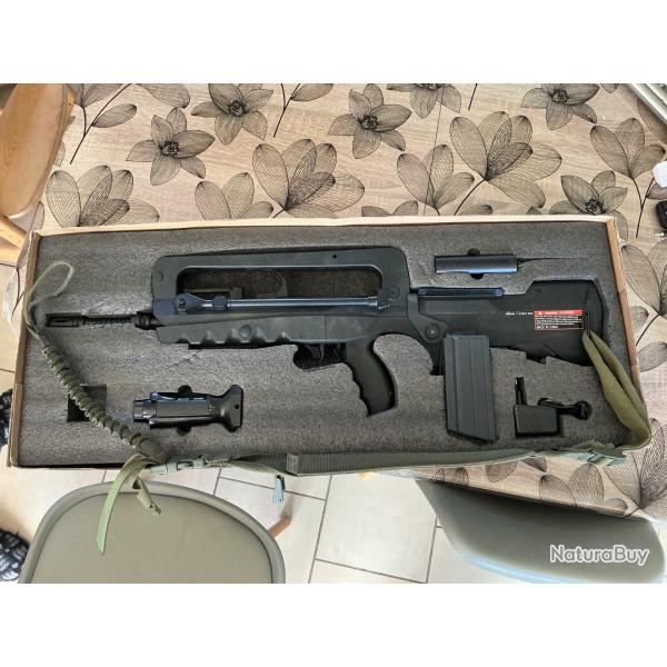 Airsoft (famas f1 OVO)
