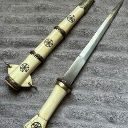 Dague orientale en Os