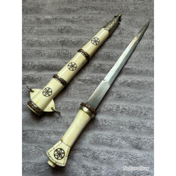 Dague orientale en Os