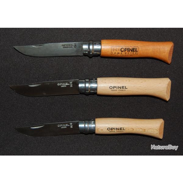 OPINEL, LOT DE TROIS COUTEAUX , UN N�7 ET DEUX N� 8 DONT UN EN ACIER DE CARBONE