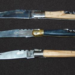LAGUIOLE , LOT DE TROIS COUTEAUX DONT DEUX AVEC TIRE BOUCHON