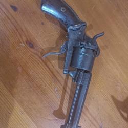 Superbe revolver a broche Cal 7mm fonctionnelle en etat de tire