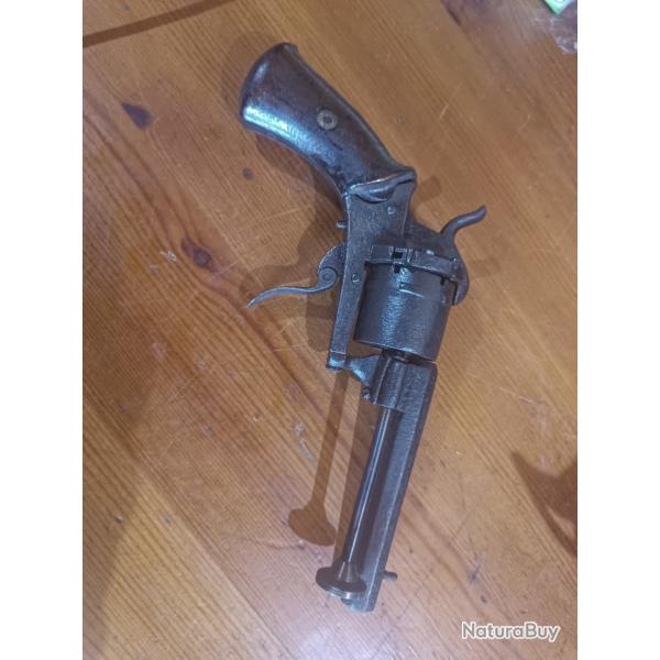 Superbe revolver a broche Cal 7mm fonctionnelle en etat de tire