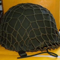 CASQUE MILITAIRE A IDENTIFIER , PORTE PAR UN ANCIEN AGENT DU RENSEIGNEMENT FRANCAIS EN POSTE A BERL