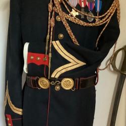 TUNIQUE DE LA GARDE R&Eacute;PUBLICAINE DU 1ER  r&eacute;giment d'infanterie ann&eacute;es 80