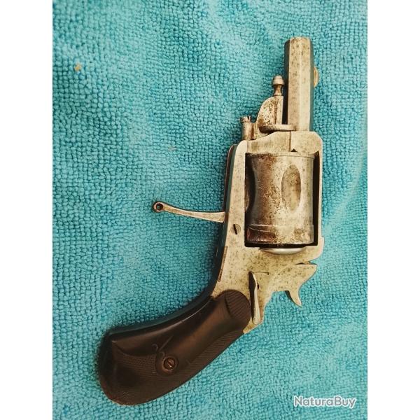 Bulldog 8mm92 a restaurer