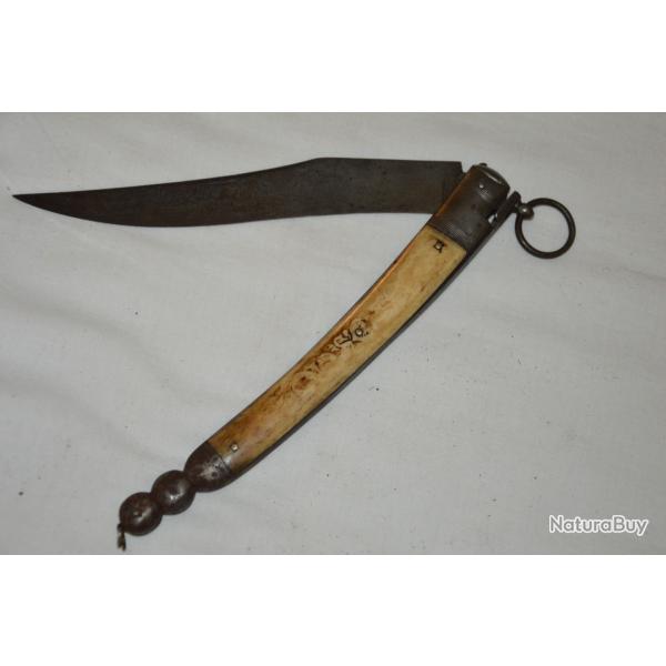 COUTEAU PLIANT DE TYPE NAVAJA DE CHATELLERAULT-MILIEU XIX� SIECLE-COUTEAU DE COLLECTION.