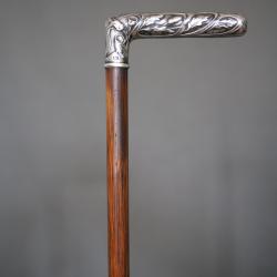 Fine canne &agrave; poign&eacute;e en argent dans le style art nouveau - France, vers 1900