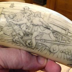 EXTRAORDINAIRE REPRODUCTION D'UNE DENT DE CACHALOT + GRAVEE A L'AIGUILLE, PUIS TEINTEE A L'ENCRE
