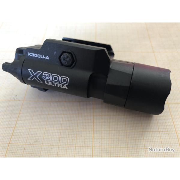 Lampe tactique: type X300 Ultra pour airsoft, compatible avec rails picatinny standard de 20mm