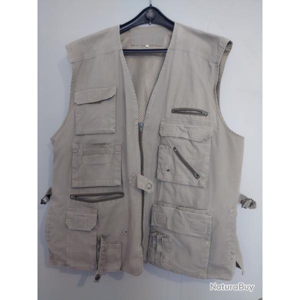 Lot de v�tements n�4 Gilet de chasse g�ologic - Chemise militaire - Chemise habill� - Occasion