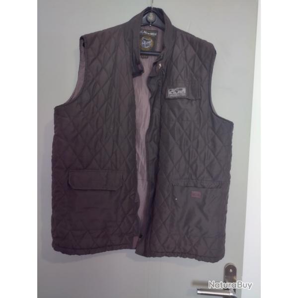Lot de v�tements n�8 Gilet matelass� - Chemise Jean - Chemise - Occasion