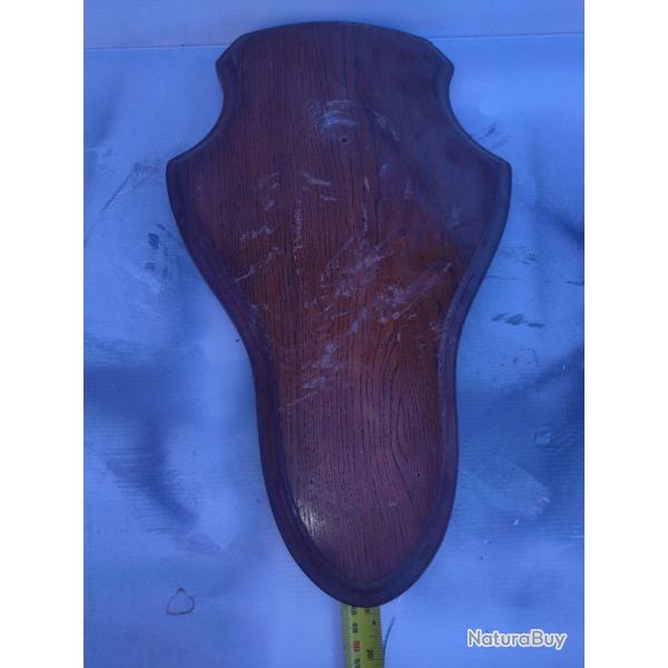 Lot n�1 : Occasion: Grand �cusson pour massacre de 48 cm x 28 cm en ch�ne