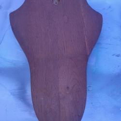 Lot n&deg;3 : Occasion: Grand &eacute;cusson pour massacre de 48 cm x 28 cm en ch&ecirc;ne