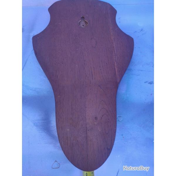 Lot n�3 : Occasion: Grand �cusson pour massacre de 48 cm x 28 cm en ch�ne