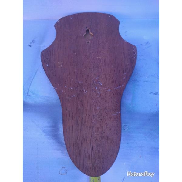 Lot n�5 : Occasion: Grand �cusson pour massacre de 48 cm x 28 cm en ch�ne
